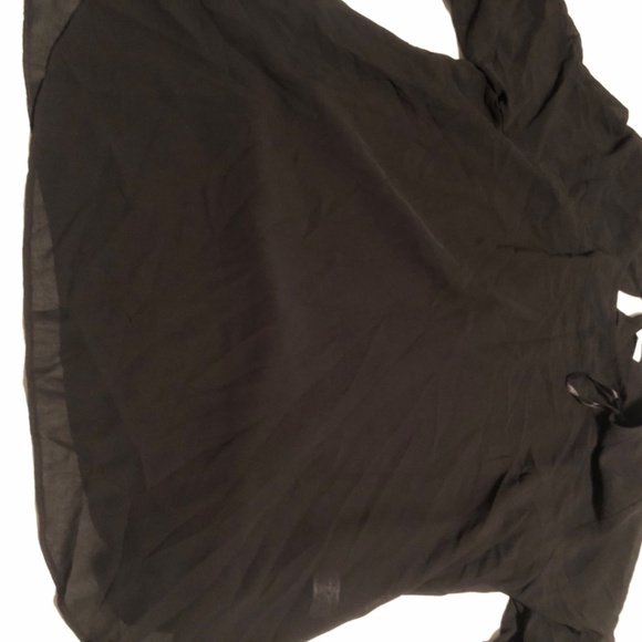 Gorgeous Black polyester Alfred Sung top, sheer like fabric, never worn - Picture 6 of 8